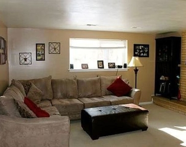 716 Kemah Lane - Photo Thumbnail 13
