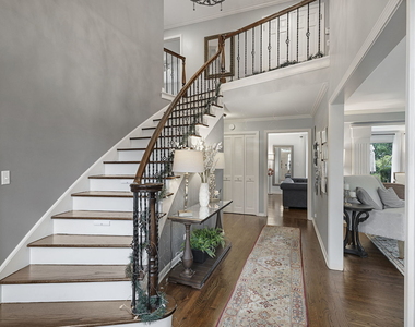 32 Chatham Lane - Photo Thumbnail 2
