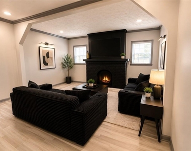 2110 Newnan Street - Photo Thumbnail 5