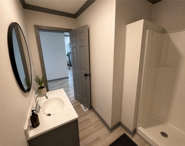 2110 Newnan Street - Photo Thumbnail 7