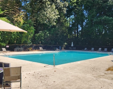 3107 Pine Heights Drive Ne - Photo Thumbnail 3