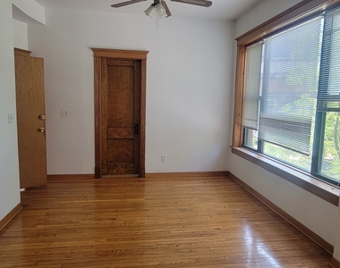 3420 N Paulina Street - Photo Thumbnail 4
