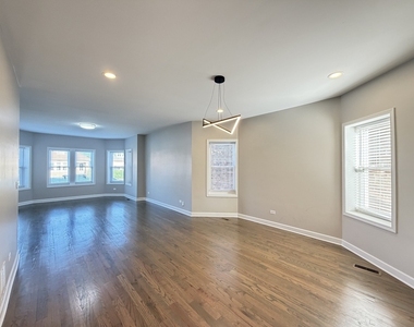3138 N Marmora Avenue - Photo Thumbnail 6