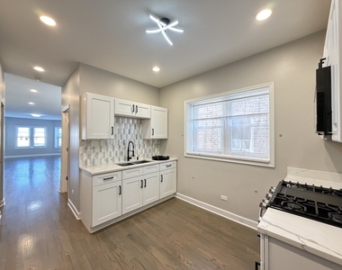 3138 N Marmora Avenue - Photo Thumbnail 4