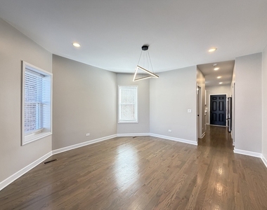 3138 N Marmora Avenue - Photo Thumbnail 5