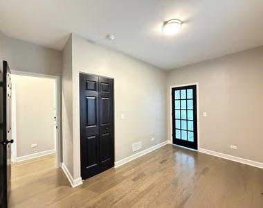 3138 N Marmora Avenue - Photo Thumbnail 14