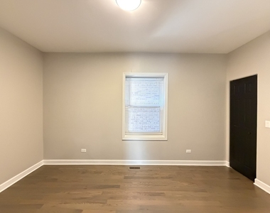3138 N Marmora Avenue - Photo Thumbnail 11