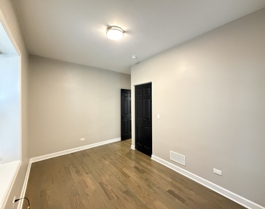 3138 N Marmora Avenue - Photo Thumbnail 15