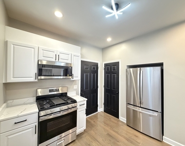 3138 N Marmora Avenue - Photo Thumbnail 2