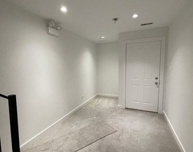 1451 N Ashland Avenue - Photo Thumbnail 16