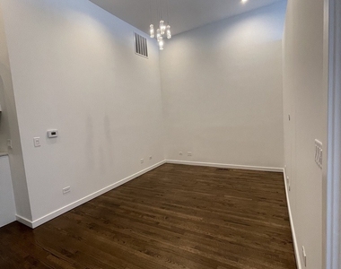 1451 N Ashland Avenue - Photo Thumbnail 3