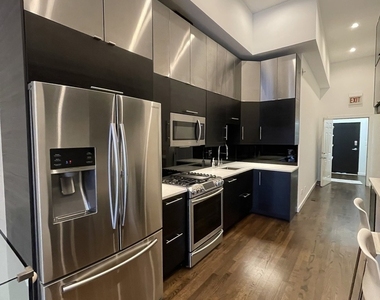 1451 N Ashland Avenue - Photo Thumbnail 5