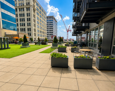 565 W Quincy Street - Photo Thumbnail 17