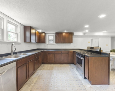 828 E 14th Street - Photo Thumbnail 31