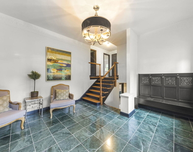 828 E 14th Street - Photo Thumbnail 6