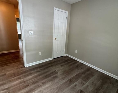 4645 Valais Court - Photo Thumbnail 18