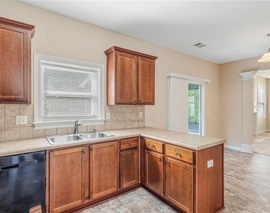 1807 Preserve Creek Way - Photo Thumbnail 8