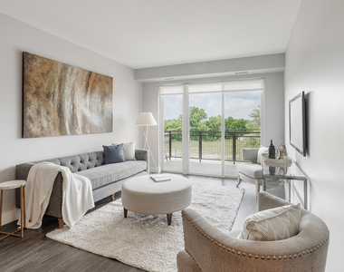 101 W Liberty Street - Photo Thumbnail 4
