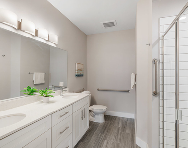 101 W Liberty Street - Photo Thumbnail 6