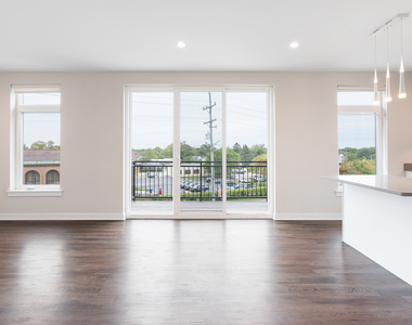 546 Green Bay Road - Photo Thumbnail 2