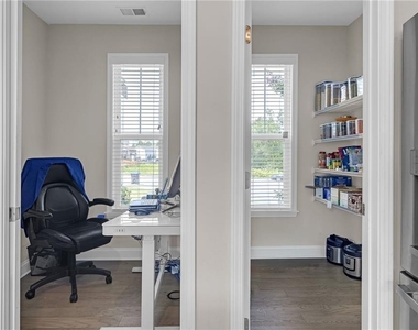 1645 Hillcrest Drive - Photo Thumbnail 6