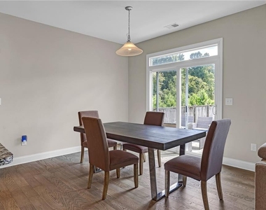 1645 Hillcrest Drive - Photo Thumbnail 7