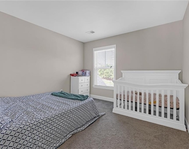 1645 Hillcrest Drive - Photo Thumbnail 16