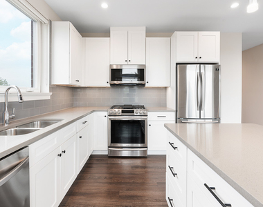 546 Green Bay Road - Photo Thumbnail 1