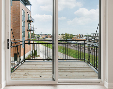 546 Green Bay Road - Photo Thumbnail 12