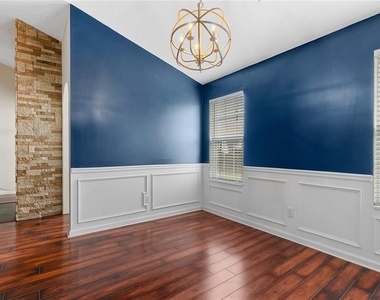 1755 Arborwood Drive - Photo Thumbnail 7