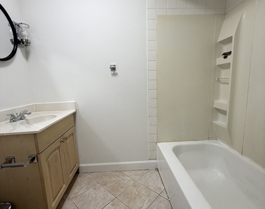 5011 Valley Lane - Photo Thumbnail 9