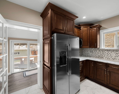 1327 Euclid Avenue - Photo Thumbnail 13
