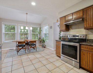 1347 Rose Boulevard - Photo Thumbnail 5