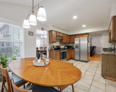1347 Rose Boulevard - Photo Thumbnail 8
