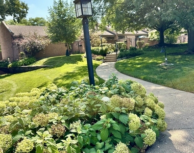 550 E Main Street - Photo Thumbnail 2