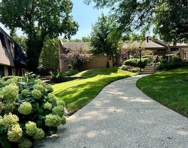 550 E Main Street - Photo Thumbnail 1