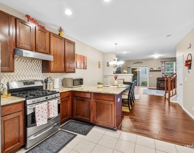757 Station Boulevard - Photo Thumbnail 11
