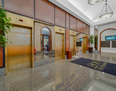 200 N Dearborn Street - Photo Thumbnail 1
