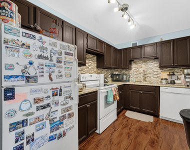 200 N Dearborn Street - Photo Thumbnail 5