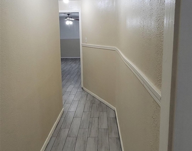 17308 Valley Lane - Photo Thumbnail 6