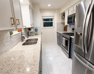 5815 Hoover Street - Photo Thumbnail 6