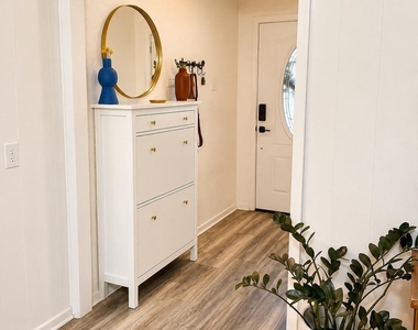 5815 Hoover Street - Photo Thumbnail 2
