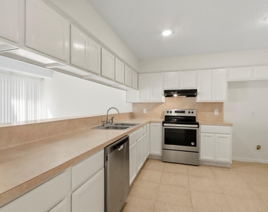 20315 Sunny Shores Drive - Photo Thumbnail 2