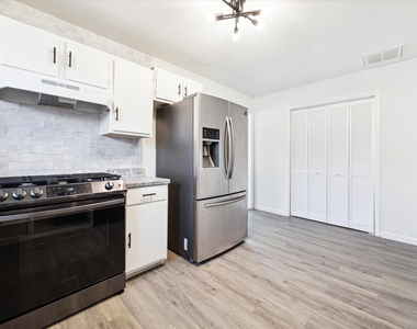 1147 Du Barry Lane - Photo Thumbnail 6