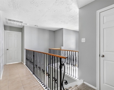 9016 Elm Drake Lane - Photo Thumbnail 12