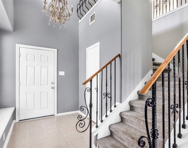 9016 Elm Drake Lane - Photo Thumbnail 3