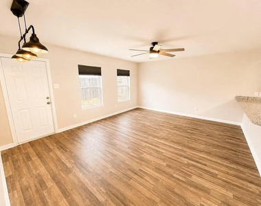 15674 Briar Forest Drive - Photo Thumbnail 5