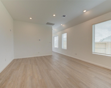 27006 Coco Flower Ln - Photo Thumbnail 10