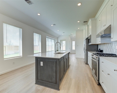 27006 Coco Flower Ln - Photo Thumbnail 14