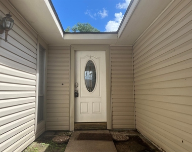 16454 Hickory Knoll Drive - Photo Thumbnail 2